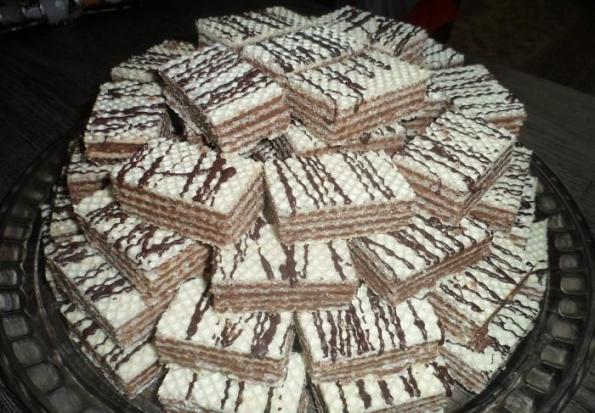 فروشندگان شیرینی میکادو عمده در تبریز